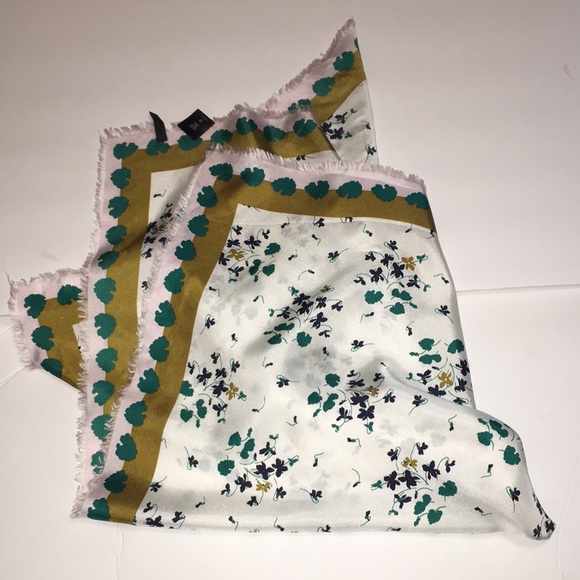 Ann Taylor 💯 silk scarf - Picture 2 of 6